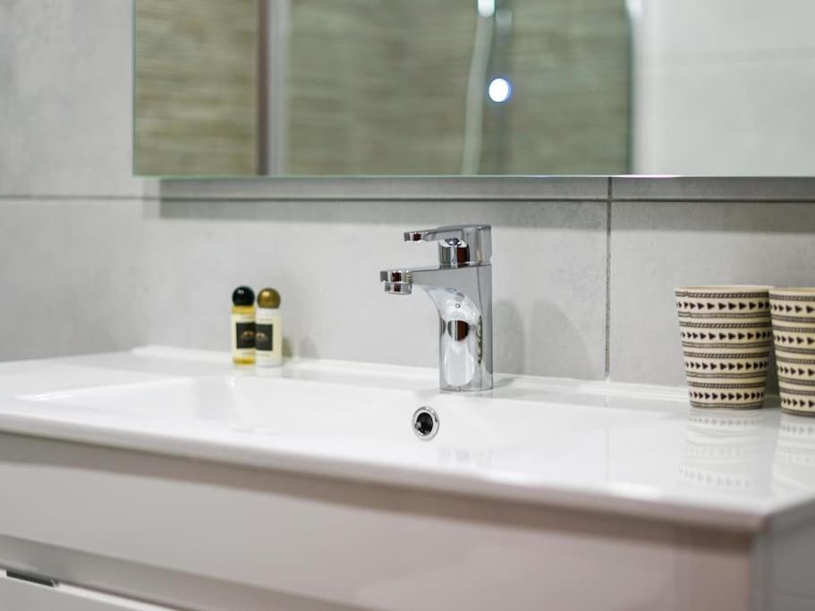 Central Apartment - Pool And Sea View & Albufeira Center ภายนอก รูปภาพ